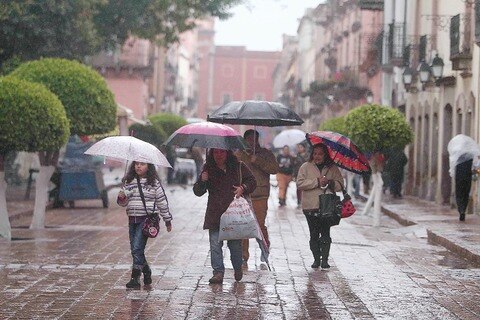 Lluvia moviliza emergencia