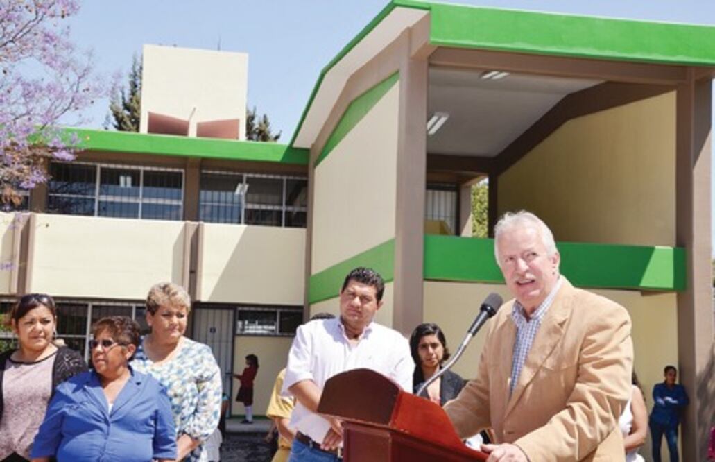 En obra escolar, El Marqués da 4 mdp