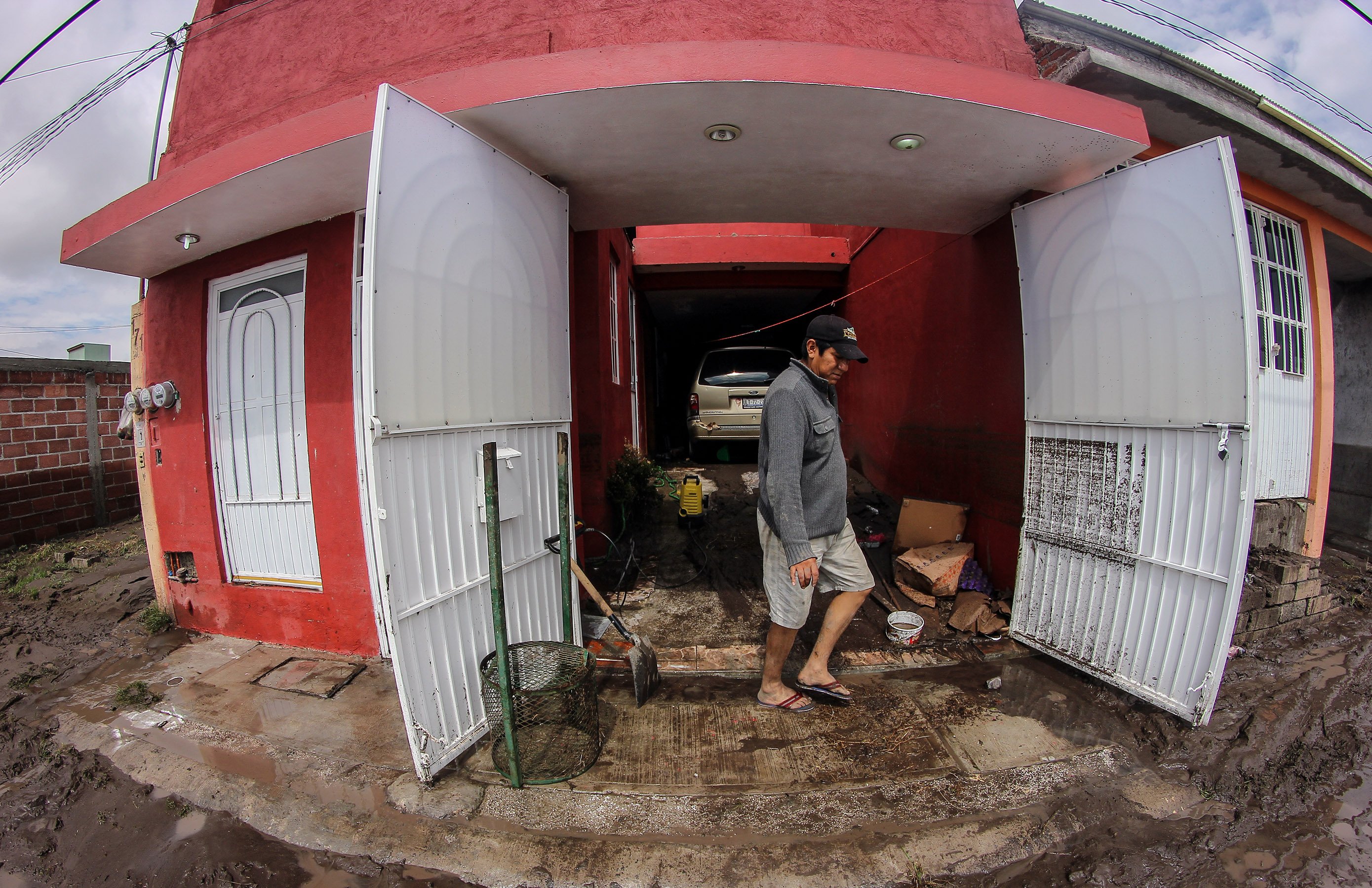 La Cámara Nacional de Comercio anunció una campaña de recaudación de víveres para apoyar a las localidades más afectadas como Villas del Puente, Visthá y Santa Rosa Xajay (LUIS SÁNCHEZ. EL UNIVERSAL)