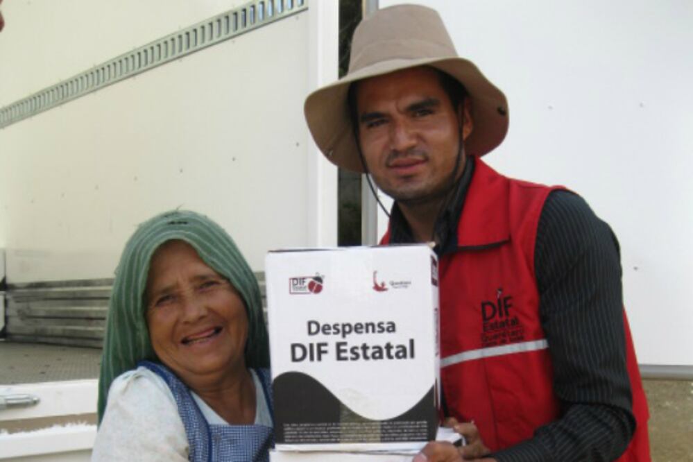 Entregan despensas a adultos mayores en Arroyo Seco