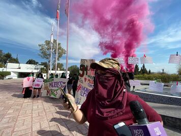 En la UAQ, protestan por "tibieza" ante acoso sexual