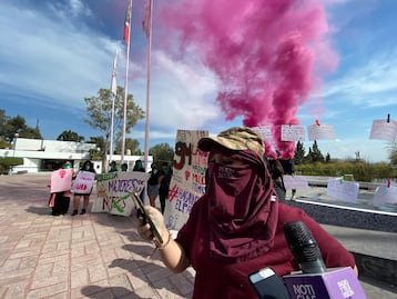 En la UAQ, protestan por "tibieza" ante acoso sexual