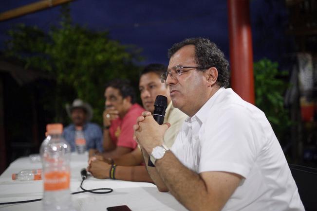 El aspirante al Senado afirmó que para reformar la educación se debe pensar en un modelo pedagógico eficiente. / Foto: Especial