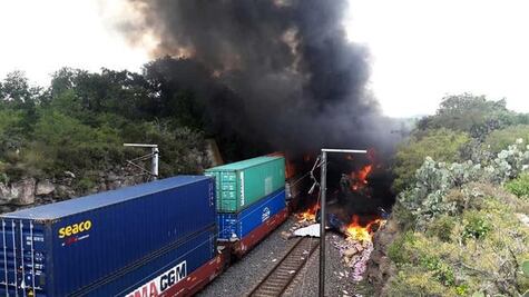 Chocan dos trenes en Nopala, Hidalgo
