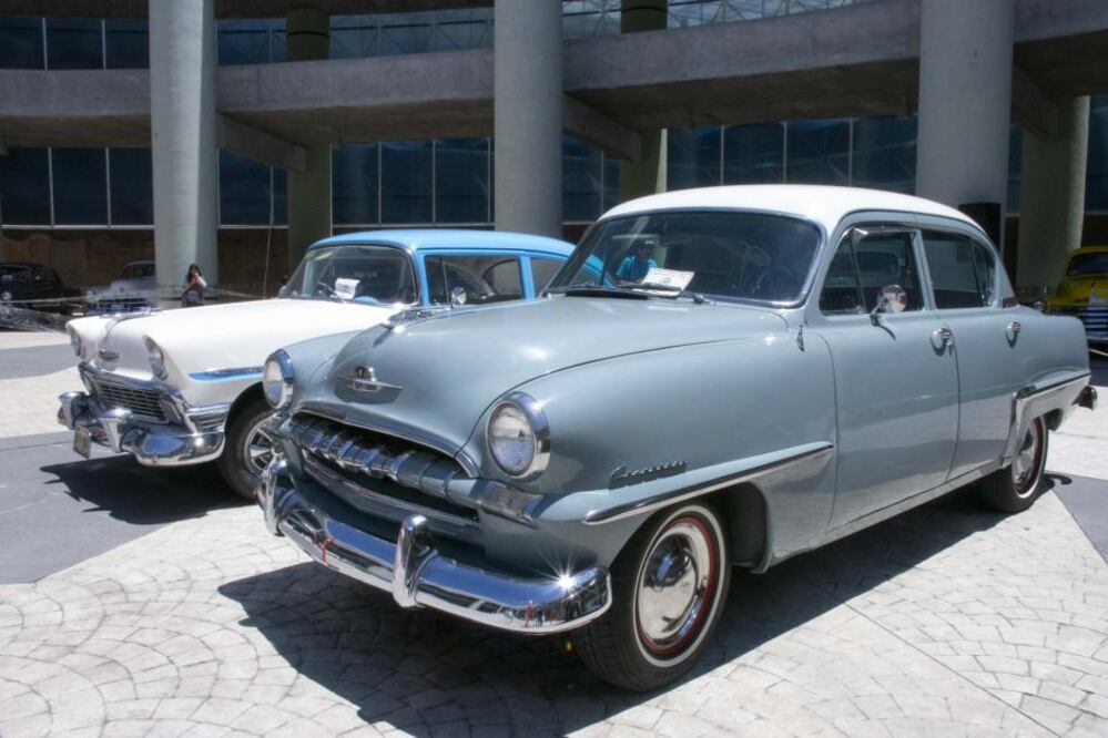 En el patio del centro cultural Manuel Gómez Morín, se celebró este fin de semana la Gran Expo de Automóviles Antiguos.