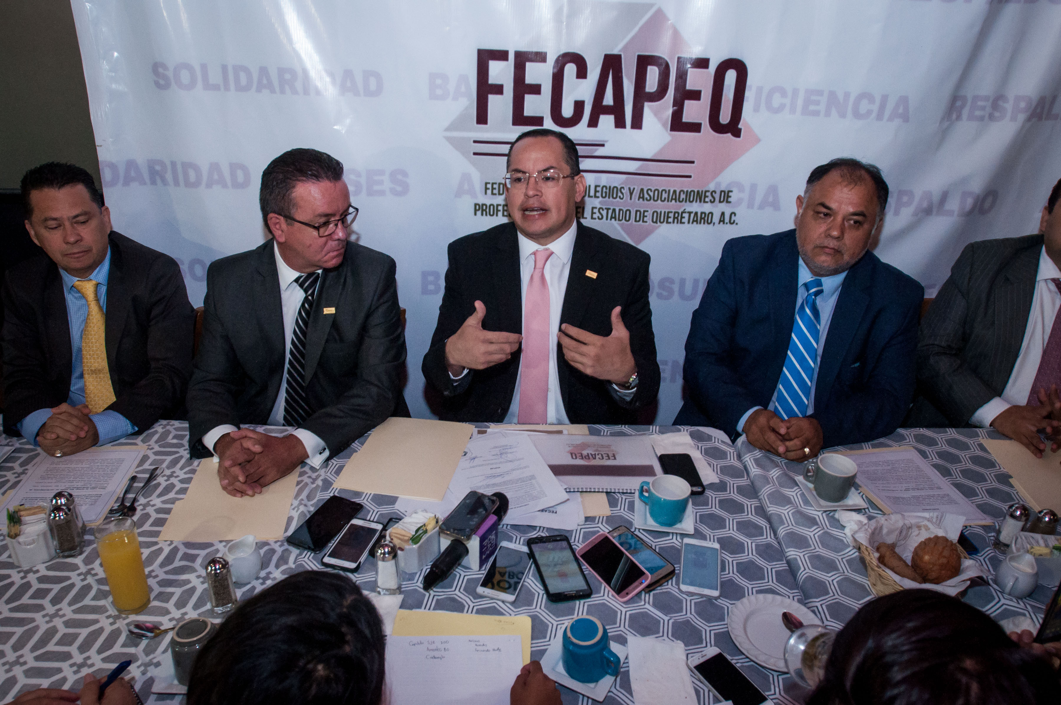 Legitima la Fecapeq a Calixto