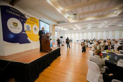 Presenta Marcos Aguilar corredor central industrial