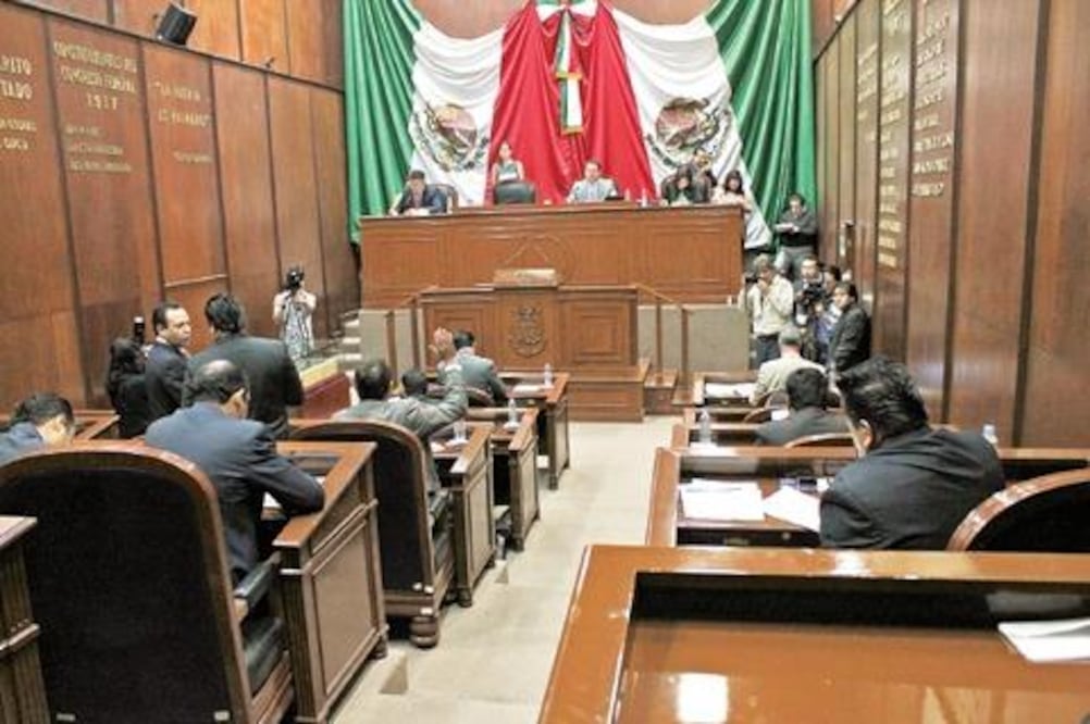 Denuncian irregularidades en comisión de gobernación