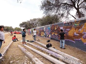 Da permiso CBTIS para grafitear bardas