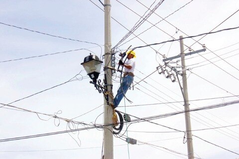 Obsoleto, cableado en San Juan del Río