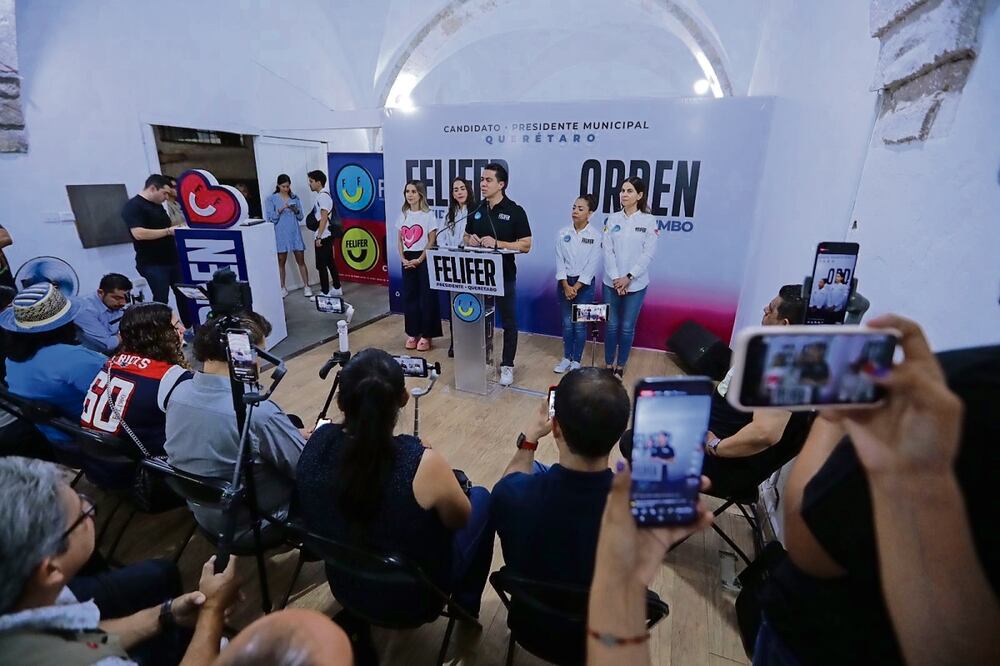 Universitarias tendrán becas, promete Felifer