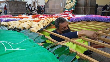 Llegan desde Iztacalco para celebrar a la Santa Cruz en Querétaro 