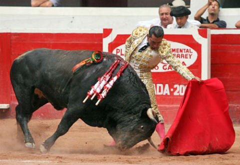 Zotoluco y Payo salen en hombros