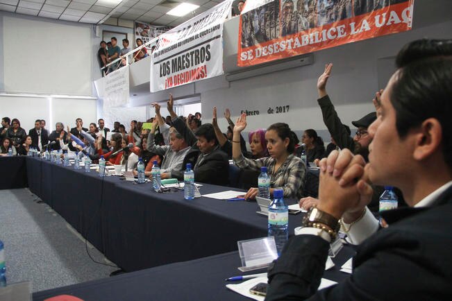 Consejo de UAQ toma protesta a Villaseñor