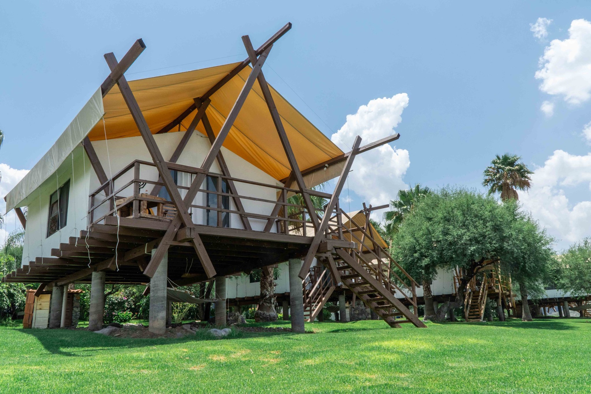 Cabañas en Isla Tzibanzá. Foto_ Querétaro Travel, FB
