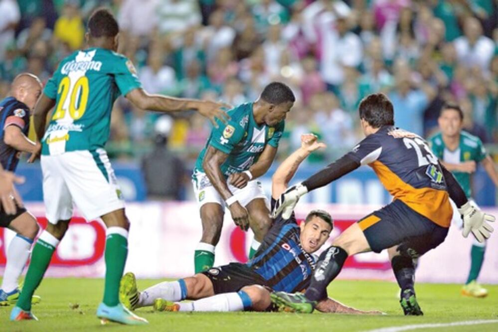 Ascenso de Querétaro, pausado