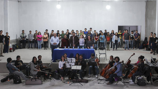 Tragedia y romance, a escena