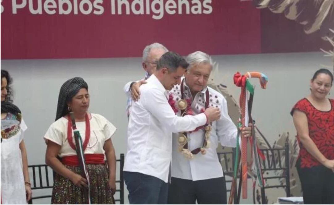 El presidente Andrés Manuel López Obrador y el gobernador de Oaxaca, Alejandro Murat. Foto: Germán Espinosa/EL UNIVERSAL