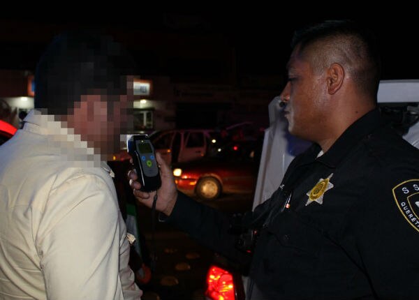 Alcoholímetro detiene a 12 personas