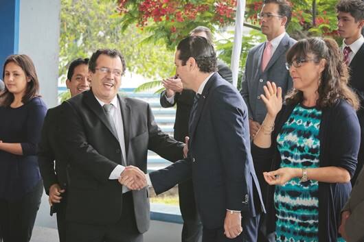 Promete FDS a UAQ presupuesto histórico