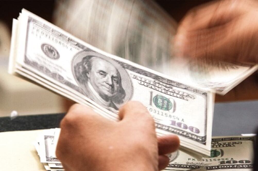 Se depreció peso en abril, indica Banxico 