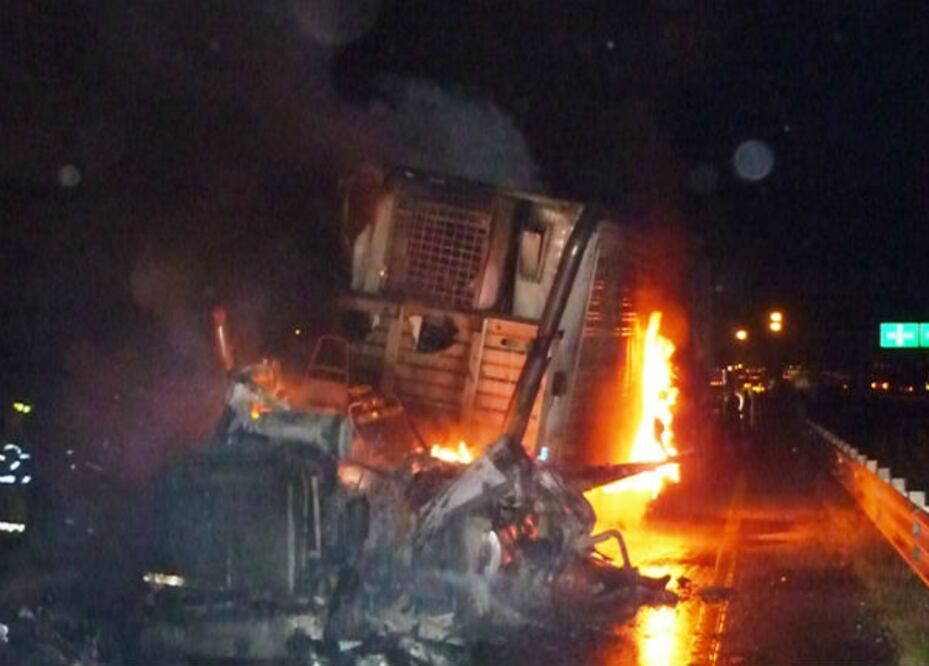 Se incendia tráiler en la México-Piedras Negras
