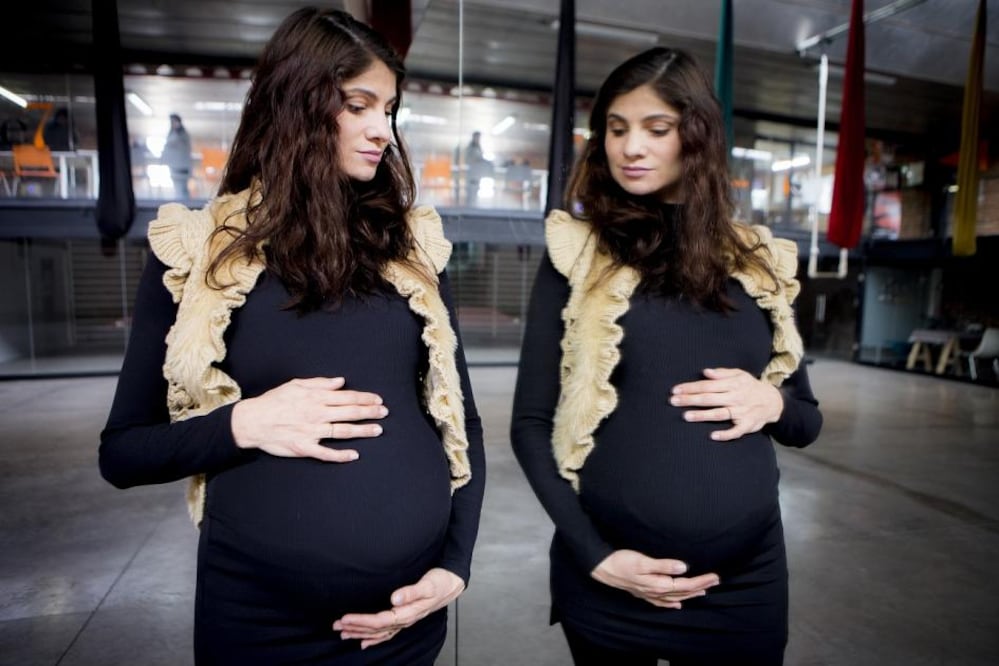 La actriz de cine, teatro y televisión, María Aura, se encuentra disfrutando la semana número 34 de su segundo embarazo, ya que junto con su esposo y León, su primer hijo de cinco años, forman una hermosa familia.
