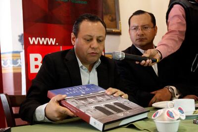 Presenta Guerra proyecto para apoyar a migrantes