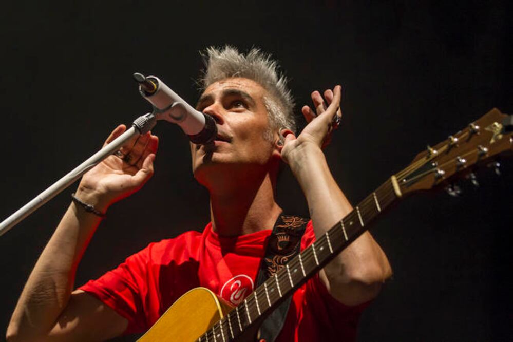 La agrupación deleitó a 3 mil fans en el Teatro Metropólitan (CORTESÍA)