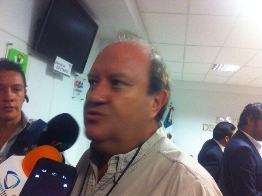 Investigan robo de instalaciones