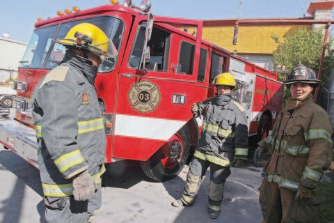 Buscará Tere Calzada apoyo a Bomberos