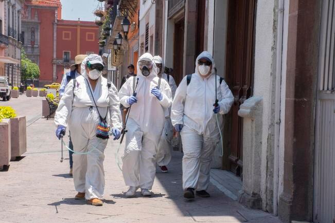 Dan de baja a sanitizadores, tras protagonizar riña