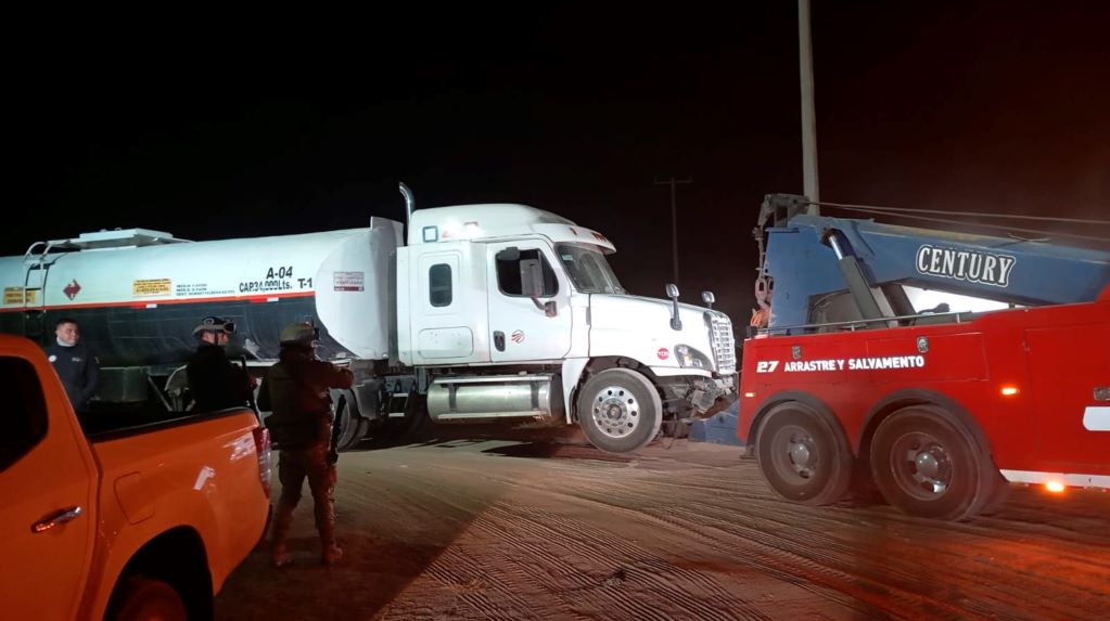 Aseguran vehículos con gasolina robada en San Juan del Río