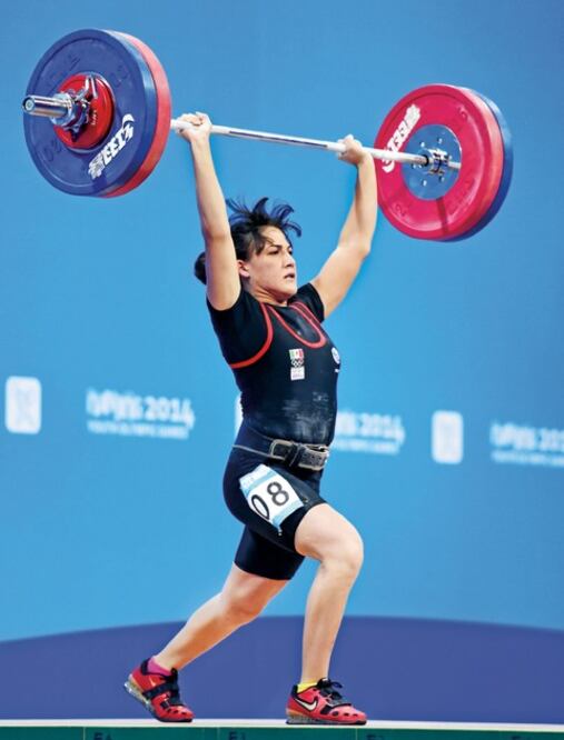 Ana Lilia Durán levanta la medalla de plata