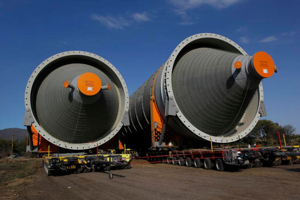 La empresa Pesado Transport está obligada a reparar las afectaciones que se generen por el paso de las megacalderas por Querétaro, artefactos que tienen como destino final la ciudad de Tula, en el estado de Hidalgo. (LUIS SÁNCHEZ. EL UNIVERSAL)