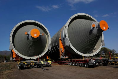 Provoca paso de calderas gigantes daños en vialidades
