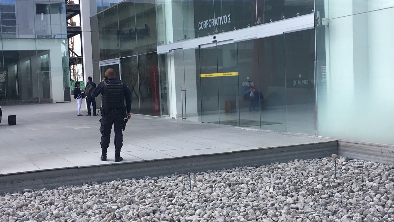 Roban 600 mil pesos a cuentahabiente en Central Park