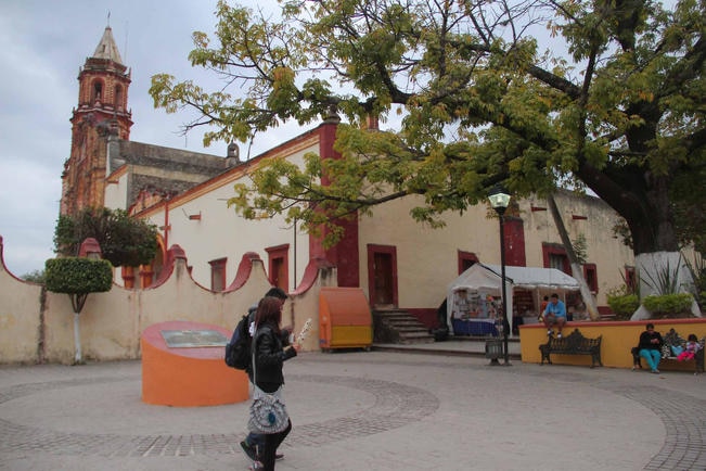 Cabrera entrega 11 mdp para obras en la zona serrana