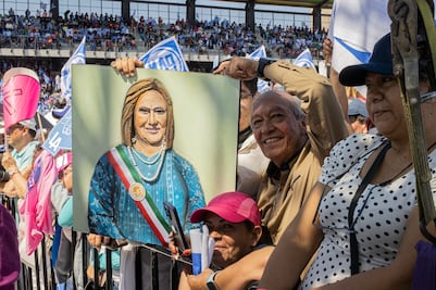 "Se acabaron los abrazos", advierte Xóchitl Gálvez, durante su visita a Querétaro