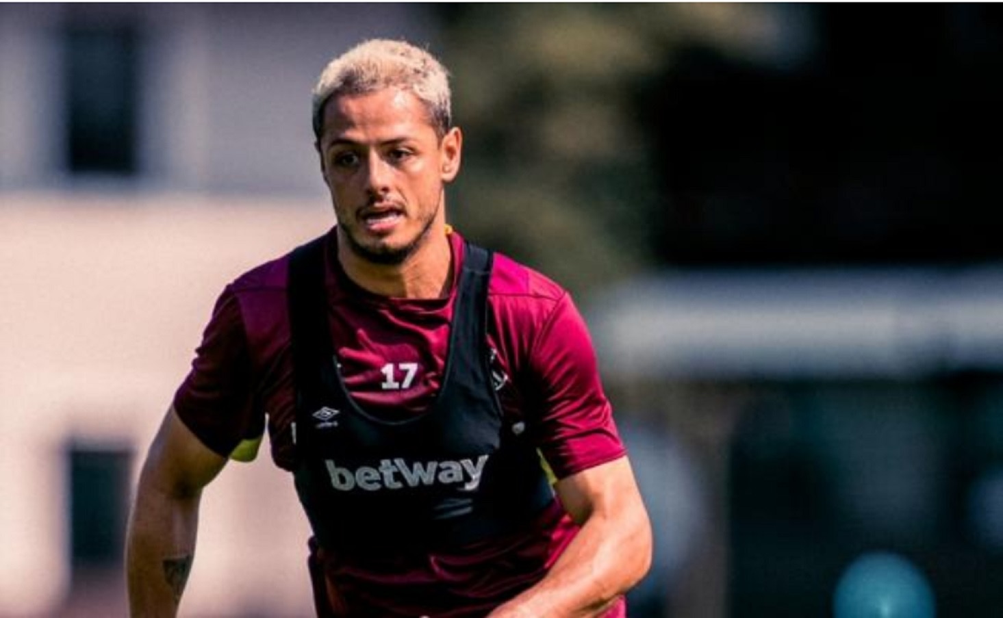 'Chicharito' anota en pretemporada del West Ham