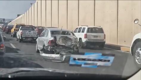 ¡Autos chocones! Detienen a conductor presunto responsable de una carambola en el viaducto Centro Sur