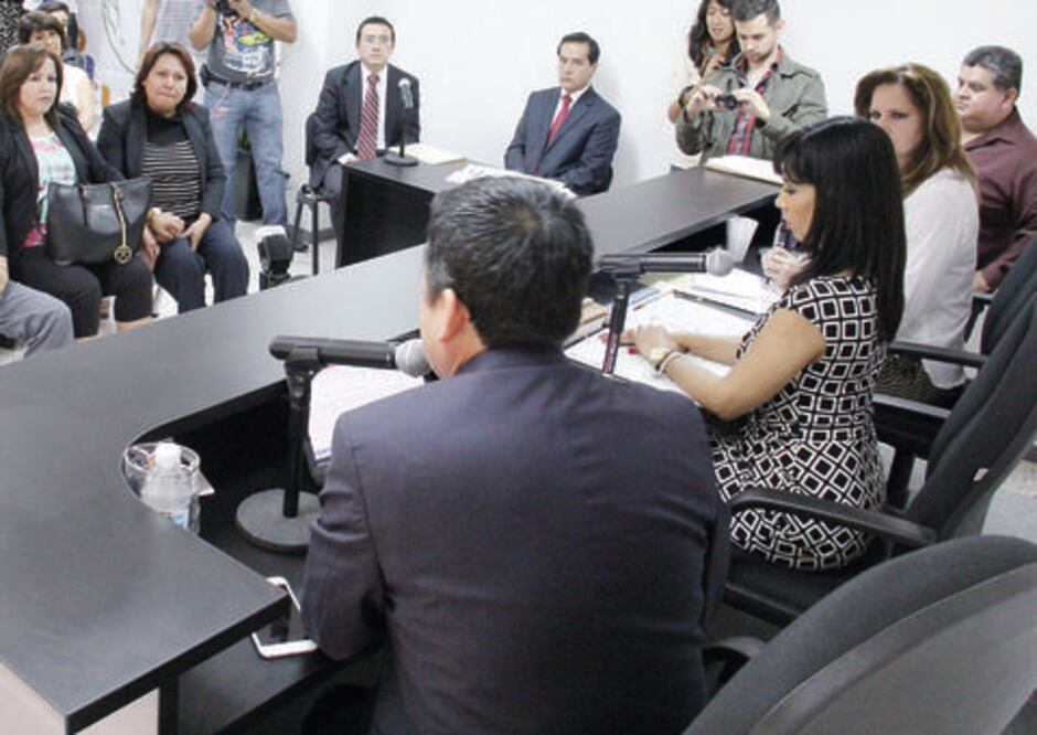 Recuento, con 21 votos irregulares