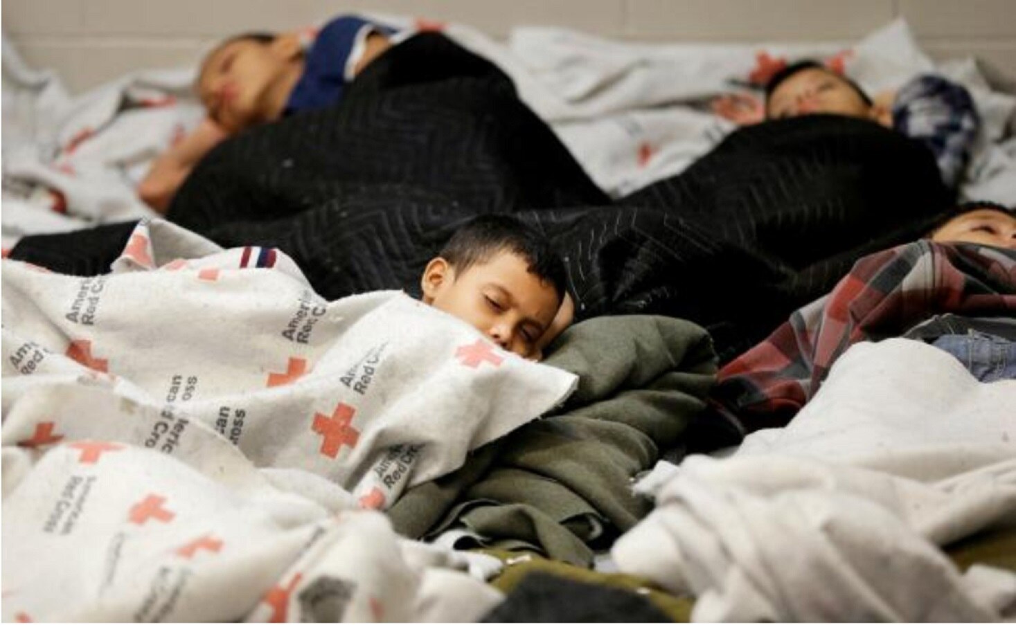 EU realiza exámenes de ADN para reunir a familias de migrantes