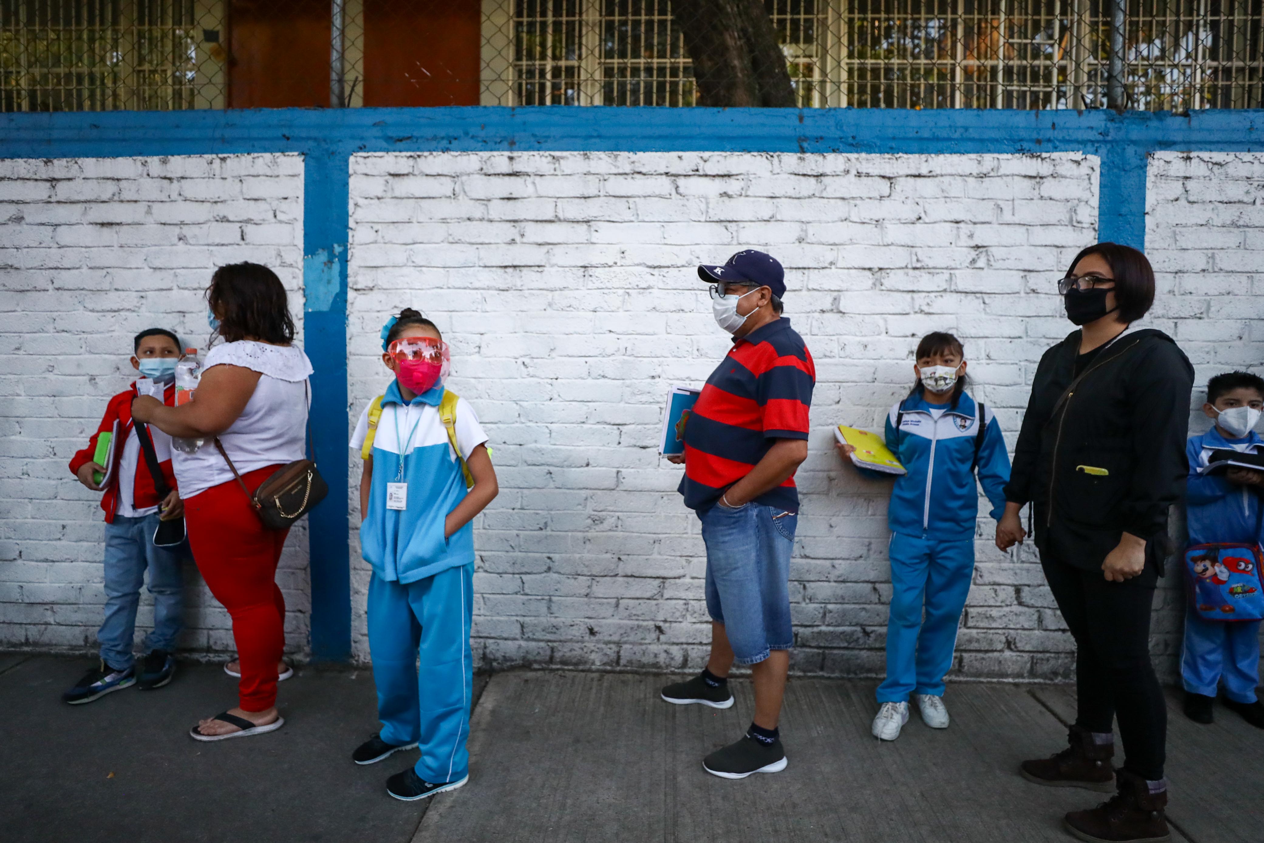 Tercera ola de Covid pone en riesgo regreso a clases presenciales en Querétaro