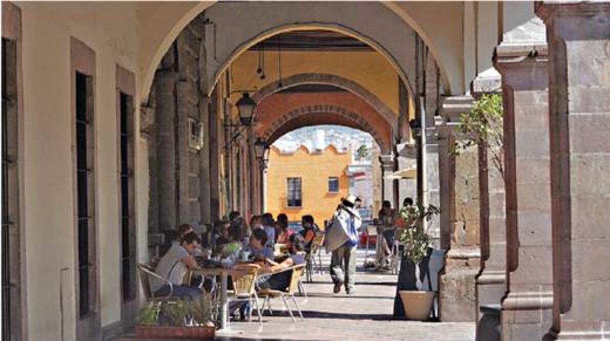 Transitan por las calles olvidados 