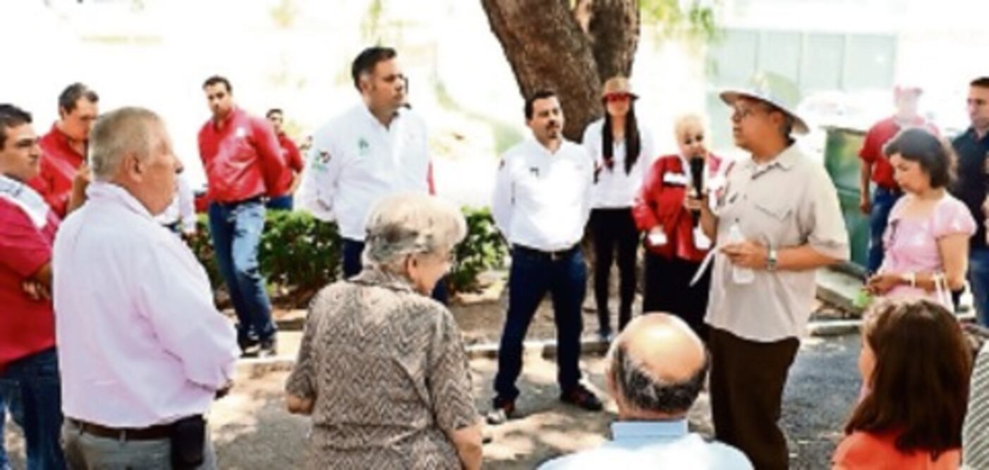 Pozo Cabrera reconoce a maestros