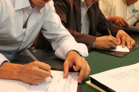 Cumplen 16 aspirantes con firmas ciudadanas