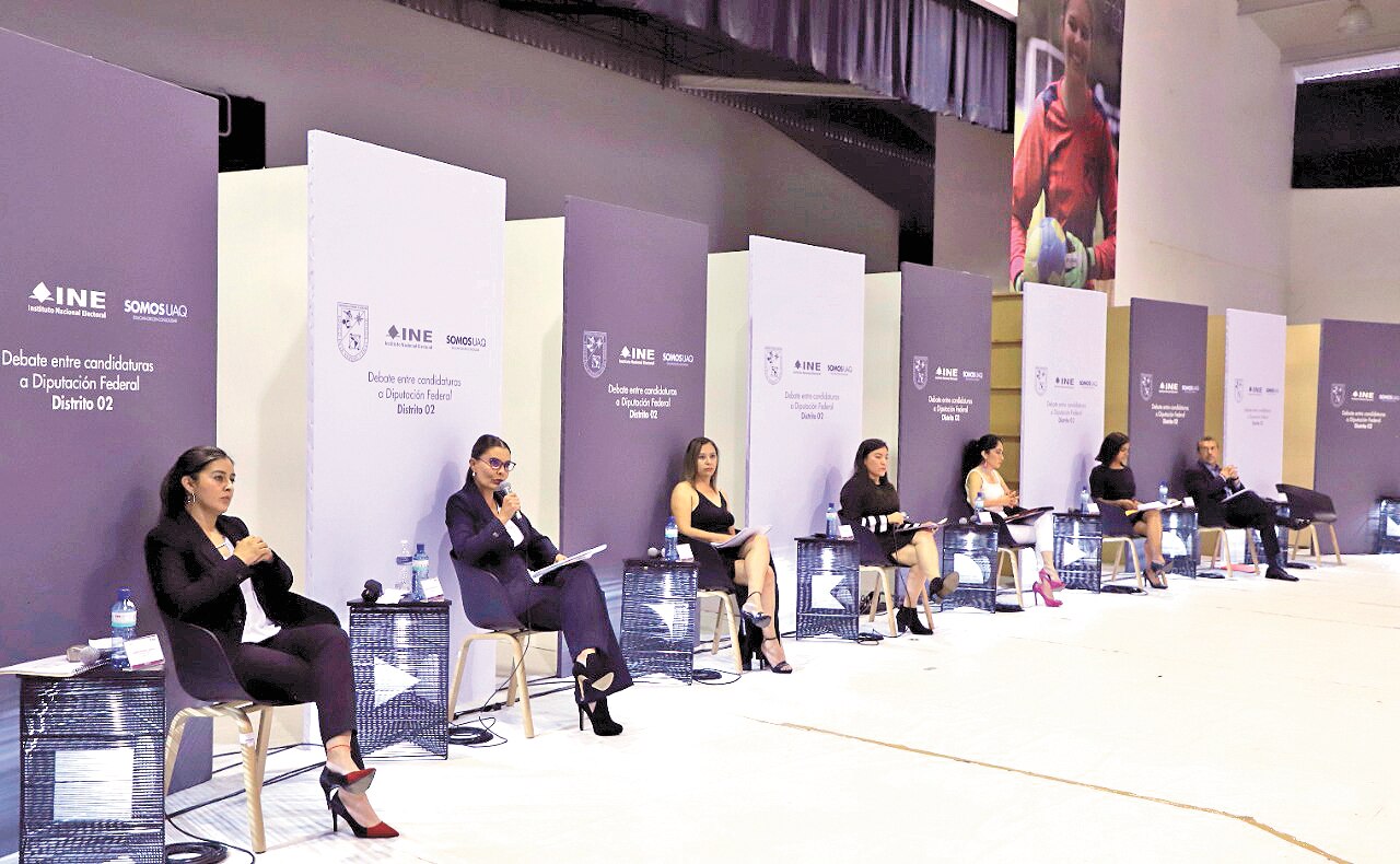 Concluye primer debate a diputación en la Universidad