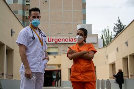 Vencedor. Médico mexicano le gana al Covid-19, en España  