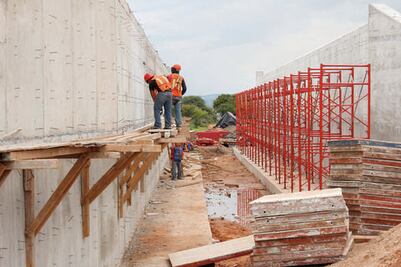 SJR va por 15 proyectos de obra pública